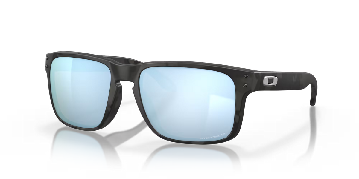 Features & technology
Prizm Deep Water Polarized
Light Transmission: 12%
Light Conditions: Bright Light
Base Lens Color: Rose
Lens category: 3

Frame
Frame color: Matte Black Camo
Frame material: O Matter™
Frame shape: SQUARE
